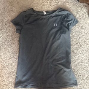 grey under armor muscle t-shirt.